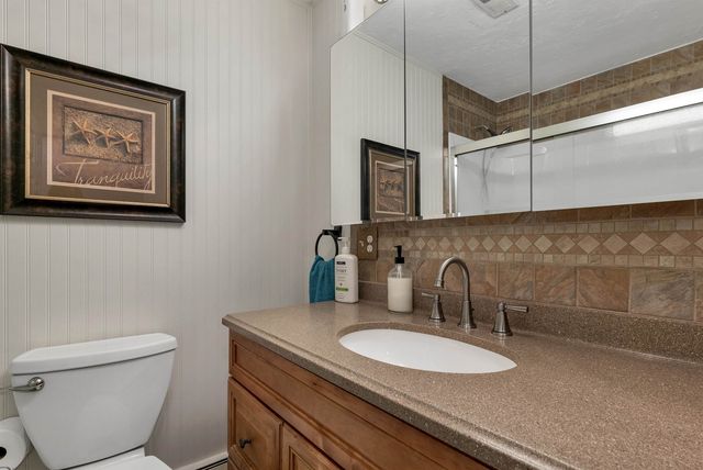 16 Sanders Road, Hudson, NH 03051