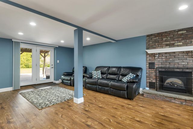 16 Sanders Road, Hudson, NH 03051
