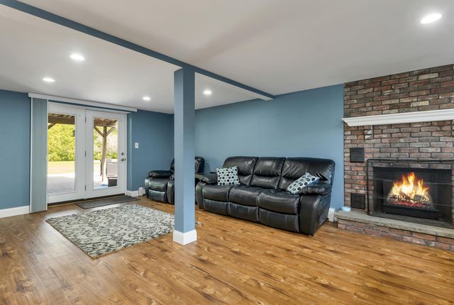16 Sanders Road, Hudson, NH 03051