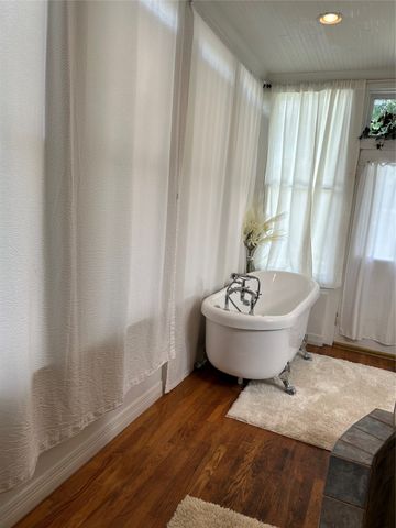 901 Prospect, Shreveport, LA 71104