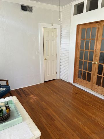 901 Prospect, Shreveport, LA 71104