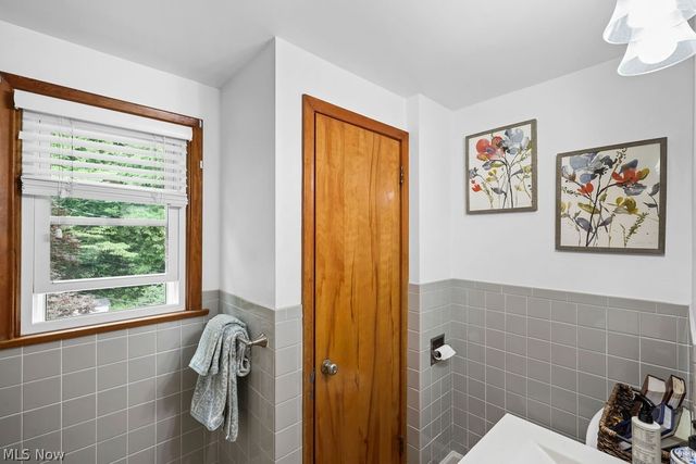 2591-2593 16th Street, Cuyahoga Falls, OH 44223