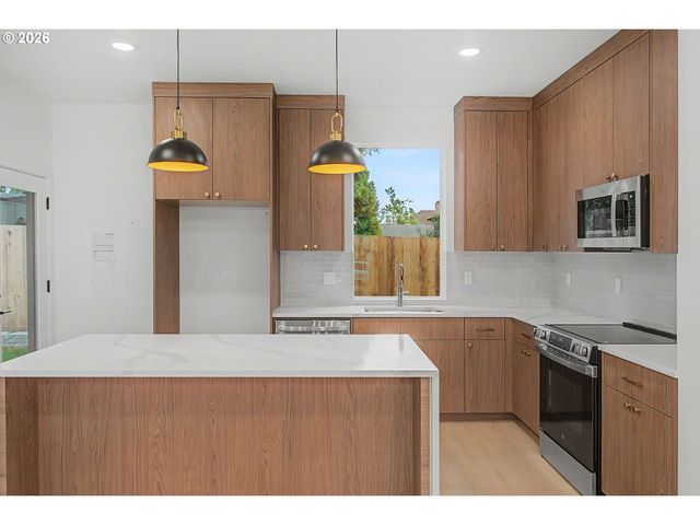 2914 Se FRANCIS St, Portland, OR 97202