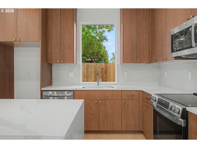 2914 Se FRANCIS St, Portland, OR 97202