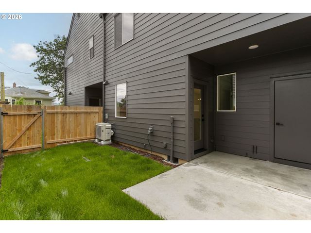 2914 Se FRANCIS St, Portland, OR 97202