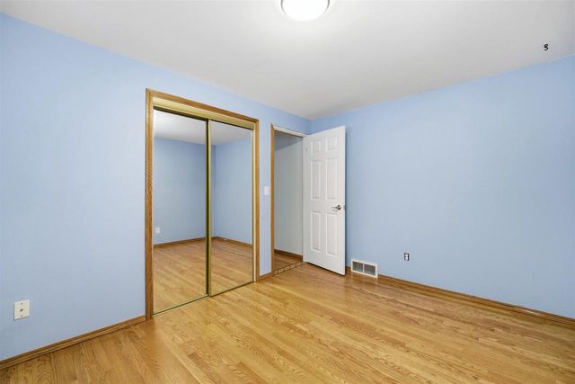 3145 N MORRISON STREET, Appleton, WI 54911