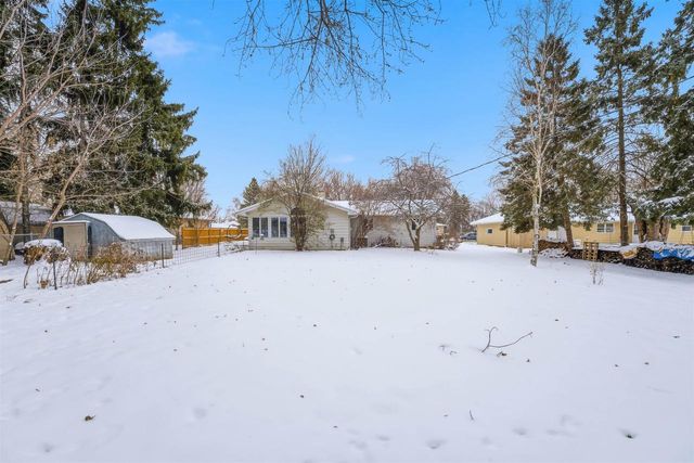 3145 N MORRISON STREET, Appleton, WI 54911