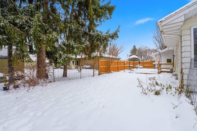 3145 N MORRISON STREET, Appleton, WI 54911