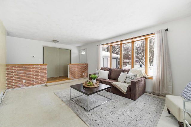 3145 N MORRISON STREET, Appleton, WI 54911