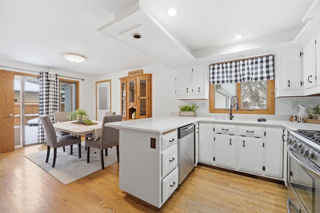 3145 N MORRISON STREET, Appleton, WI 54911