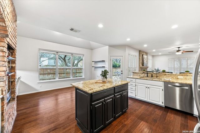 16926 Hidden Timber Wood, San Antonio, TX 78248