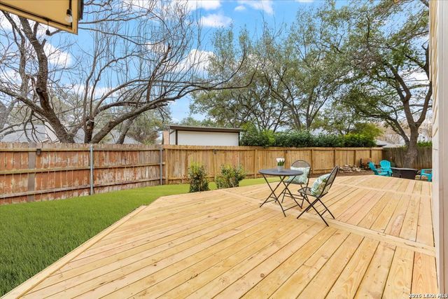 16926 Hidden Timber Wood, San Antonio, TX 78248