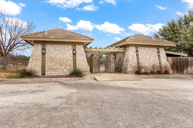 16926 Hidden Timber Wood, San Antonio, TX 78248
