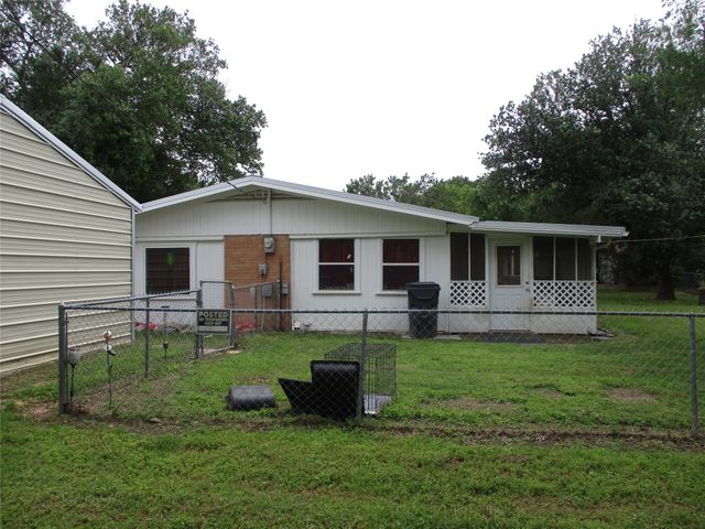1026 County Road 1145, No City, TX 75472