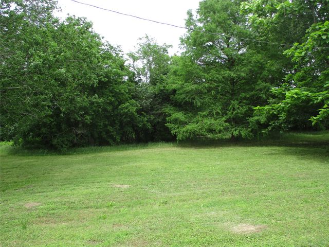 1026 County Road 1145, No City, TX 75472