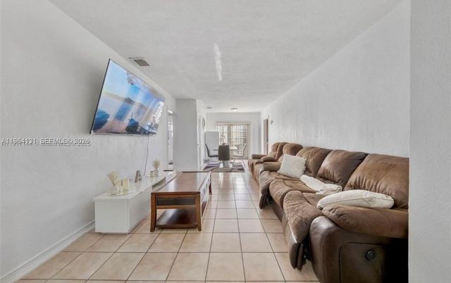 5300 SW 6th St, Miami, FL 33134