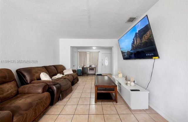 5300 SW 6th St, Miami, FL 33134