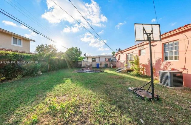 5300 SW 6th St, Miami, FL 33134