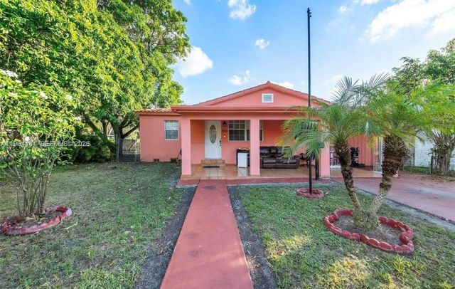 5300 SW 6th St, Miami, FL 33134