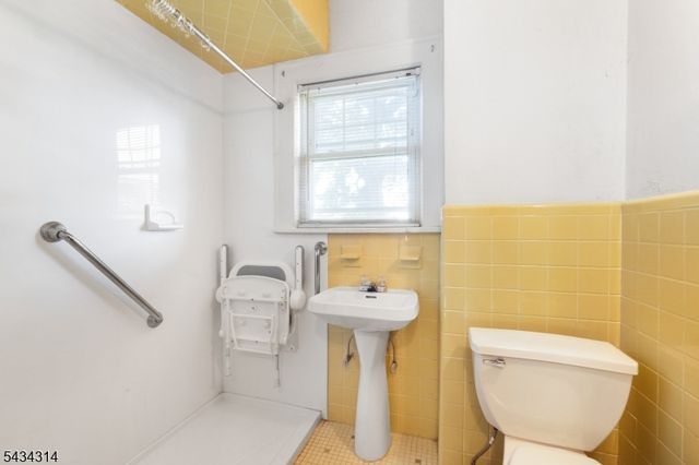 357 Greylock Pkwy, Belleville Twp., NJ 07109