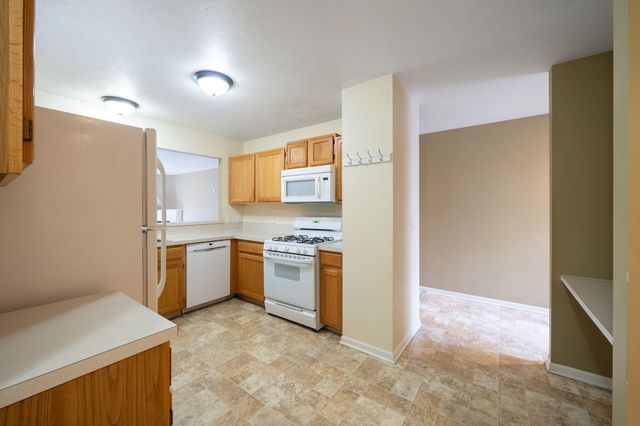 1774 Park Trail Ne, Grand Rapids Twp, MI 49525