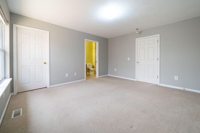 1774 Park Trail Ne, Grand Rapids Twp, MI 49525