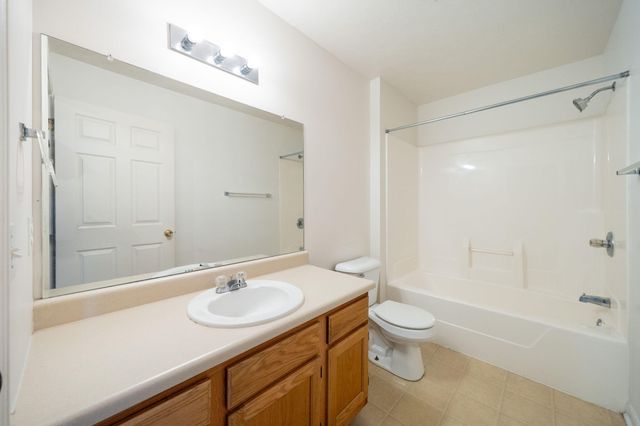 1774 Park Trail Ne, Grand Rapids Twp, MI 49525