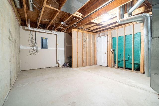 1774 Park Trail Ne, Grand Rapids Twp, MI 49525