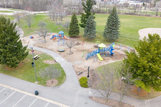 1774 Park Trail Ne, Grand Rapids Twp, MI 49525