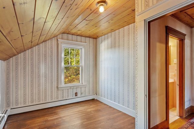 30 Oak St, Bellingham, MA 02019