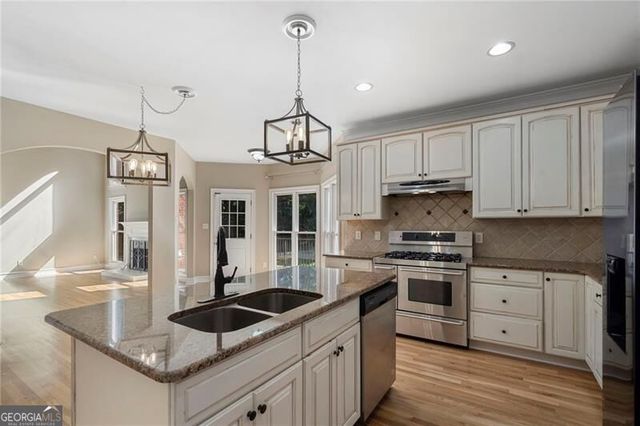 405 Island Cove Drive, Newnan, GA 30263