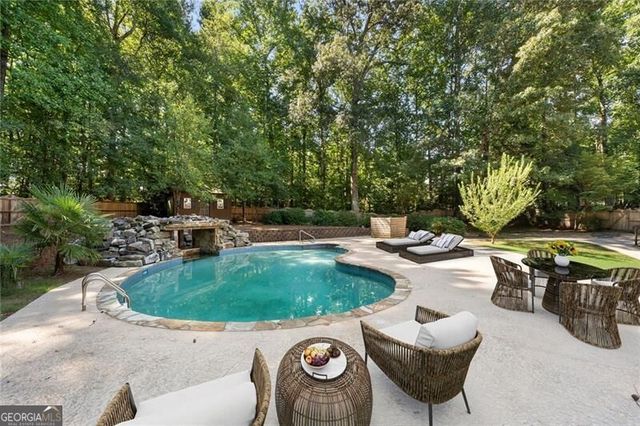 405 Island Cove Drive, Newnan, GA 30263