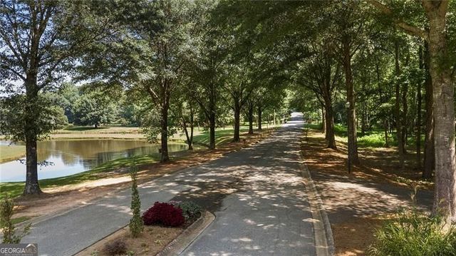 405 Island Cove Drive, Newnan, GA 30263