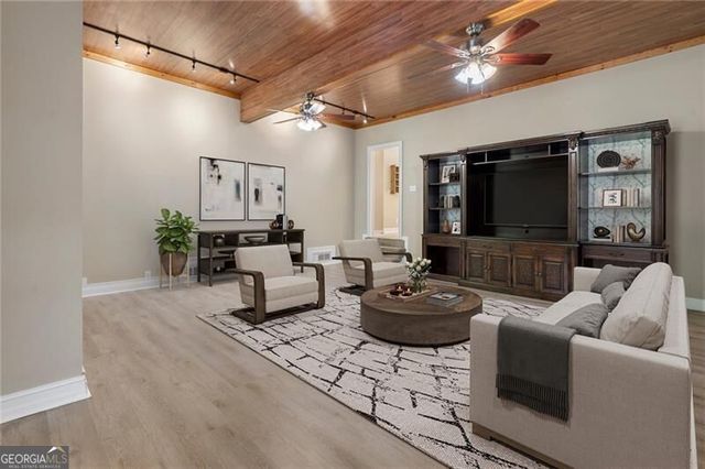 405 Island Cove Drive, Newnan, GA 30263