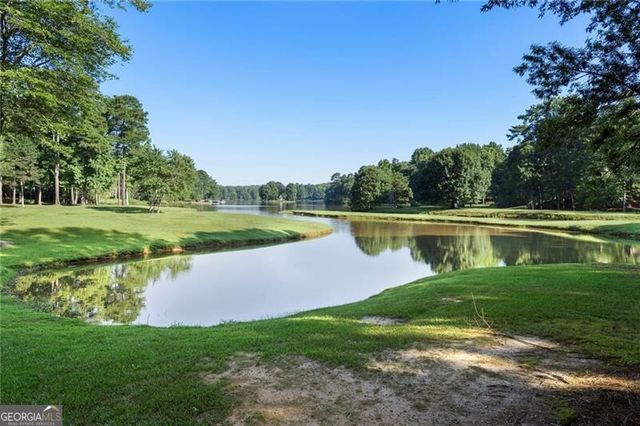 405 Island Cove Drive, Newnan, GA 30263