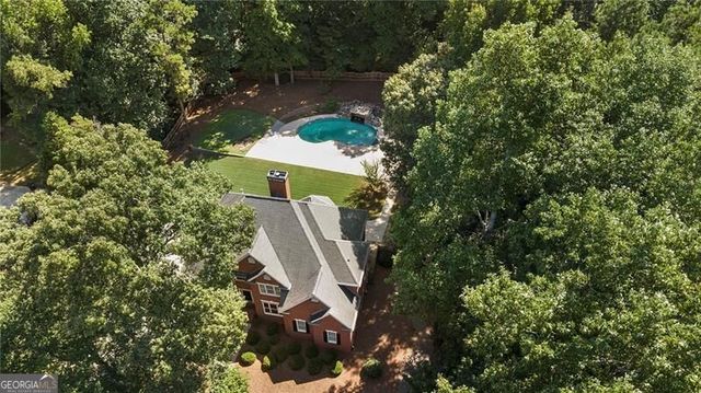 405 Island Cove Drive, Newnan, GA 30263