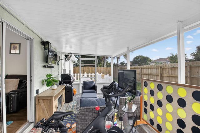 24 Misty Meadow Drive, Boynton Beach, FL 33436