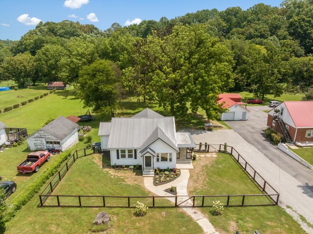 2594 Faulkner Springs Rd, Mcminnville, TN 37110