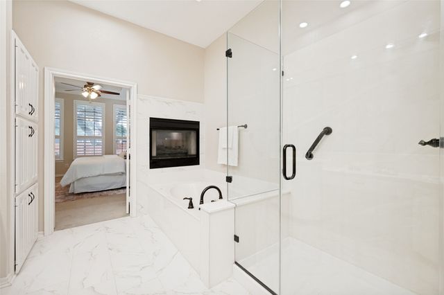 306 Heatherwood Drive, Irving, TX 75063