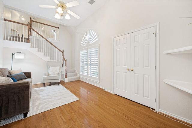 306 Heatherwood Drive, Irving, TX 75063