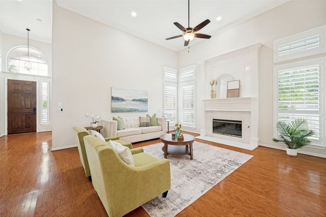 306 Heatherwood Drive, Irving, TX 75063