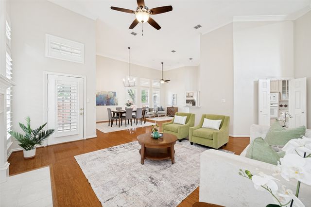 306 Heatherwood Drive, Irving, TX 75063