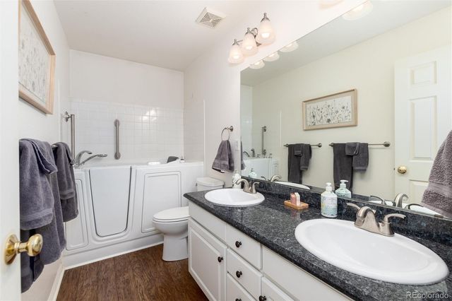 7282 S Acoma Street S, Littleton, CO 80120