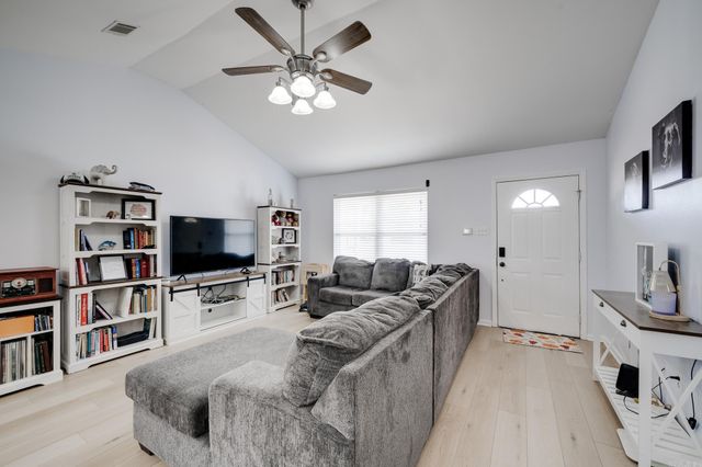 148 Peach Street, Austin, AR 72007