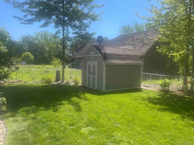 11279 Sarle Road, Freeland, MI 48623