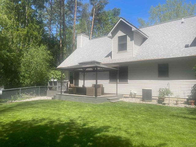 11279 Sarle Road, Freeland, MI 48623