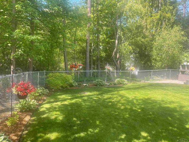 11279 Sarle Road, Freeland, MI 48623