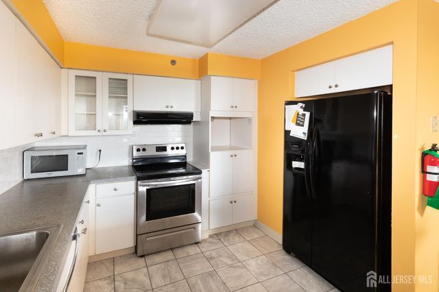30 S Adelaide Avenue 5m, Highland Park, NJ 08904