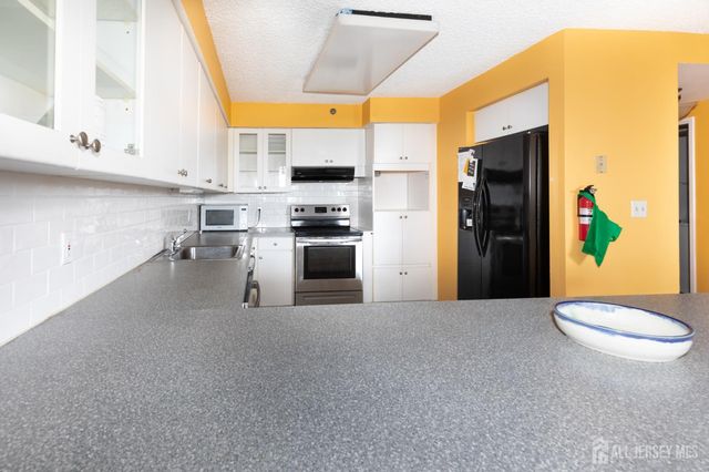 30 S Adelaide Avenue 5m, Highland Park, NJ 08904