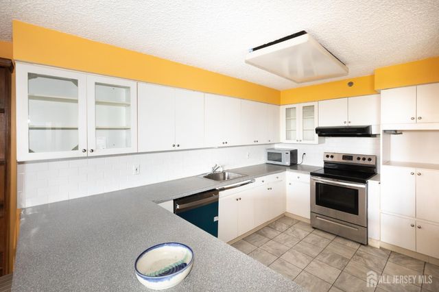 30 S Adelaide Avenue 5m, Highland Park, NJ 08904